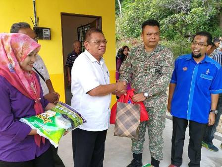 29433230_356186054901510_5316561761690714112_n